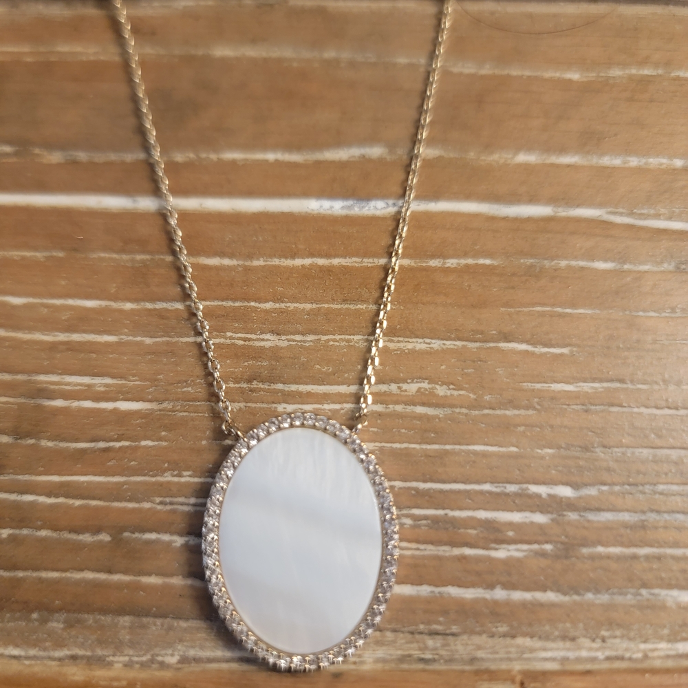 ANN TAYLOR LOFT necklace. Gold Plating